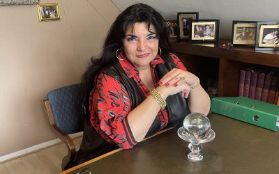 Les différentes approches de la voyance : médiumnité, clairvoyance, clairaudience.